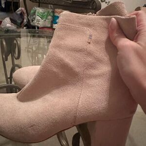 Tom’s Light Pink suede style booties